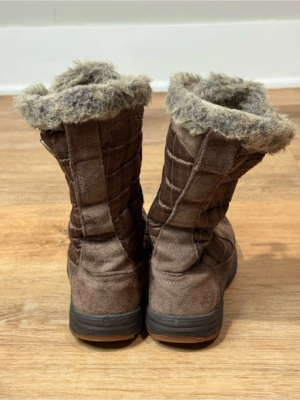 Teva Girls Brown Winter Boots with Pink Laces Size 3